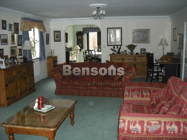  Image of 4 Bedroom Detached  To Rent at Golfa Close Middletown Welshpool, SY21 8EZ