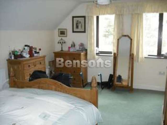  Image of 4 Bedroom Detached  To Rent at Golfa Close Middletown Welshpool, SY21 8EZ