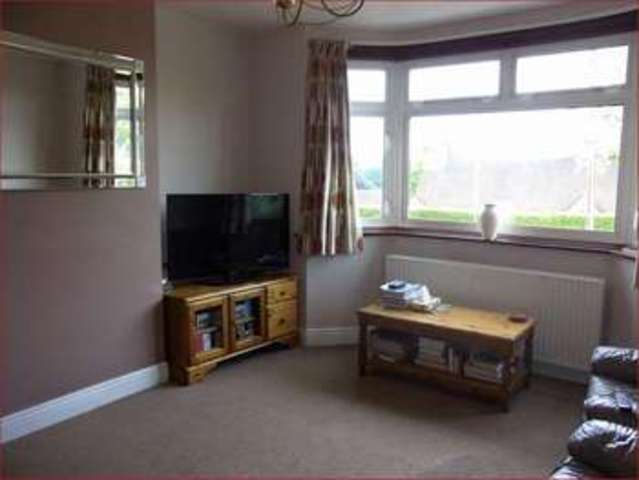  Image of 3 Bedroom Semi-Detached  For Sale at Grasvenor Avenue  BARNET, EN5 2DB