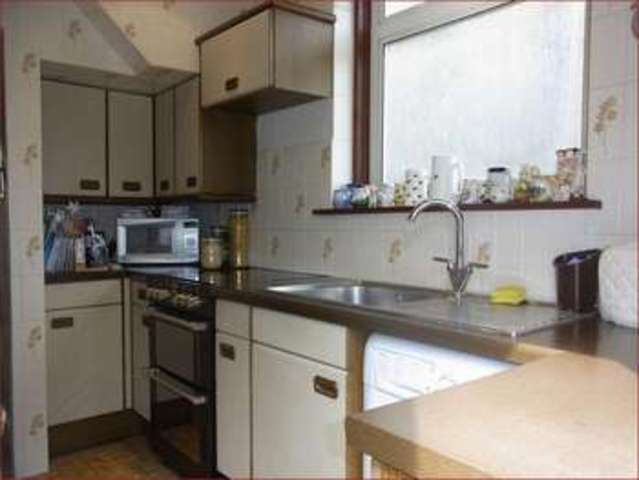  Image of 3 Bedroom Semi-Detached  For Sale at Grasvenor Avenue  BARNET, EN5 2DB