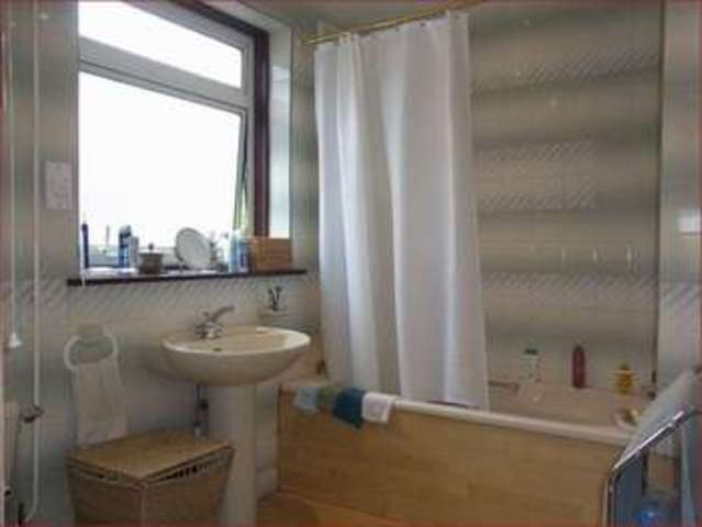  Image of 3 Bedroom Semi-Detached  For Sale at Grasvenor Avenue  BARNET, EN5 2DB