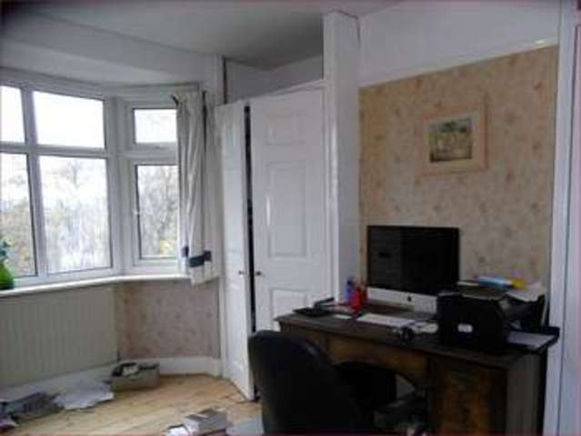  Image of 3 Bedroom Semi-Detached  For Sale at Grasvenor Avenue  Barnet, EN5 2BZ