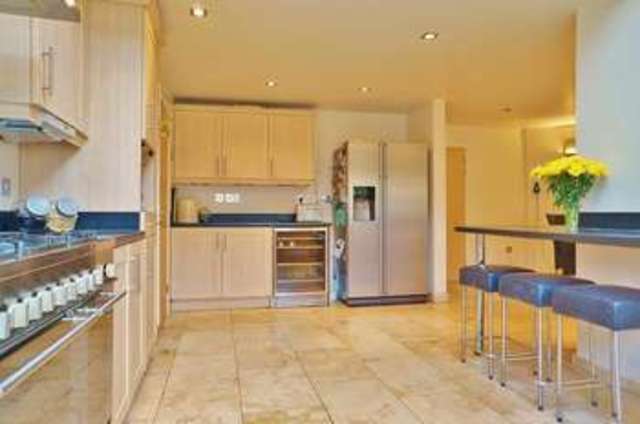  Image of 5 Bedroom Terraced  For Sale at Abingdon, OX14 1NU
