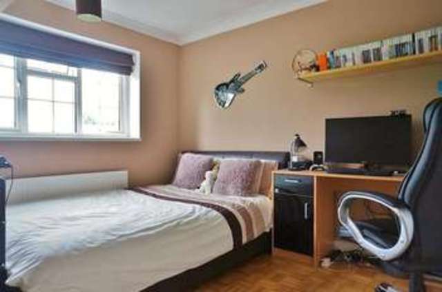  Image of 5 Bedroom Terraced  For Sale at Abingdon, OX14 1NU