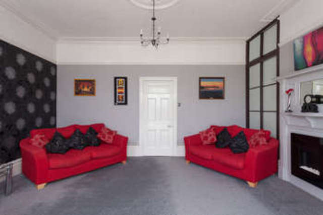  Image of 5 Bedroom Detached  For Sale at Havant Hampshire, PO9 1AR
