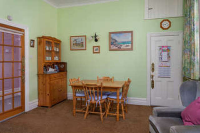  Image of 5 Bedroom Detached  For Sale at Havant Hampshire, PO9 1AR