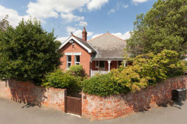  Image of 5 Bedroom Detached  For Sale at Havant Hampshire, PO9 1AR