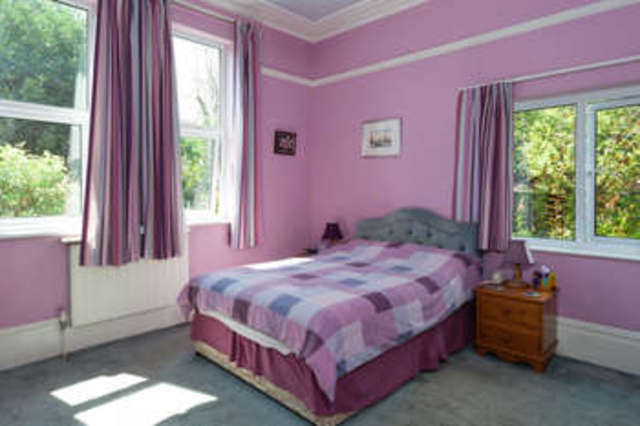  Image of 5 Bedroom Detached  For Sale at Havant Hampshire, PO9 1AR
