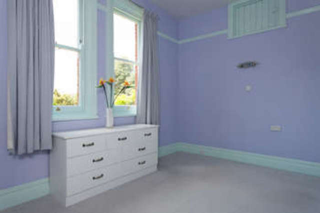  Image of 5 Bedroom Detached  For Sale at Havant Hampshire, PO9 1AR