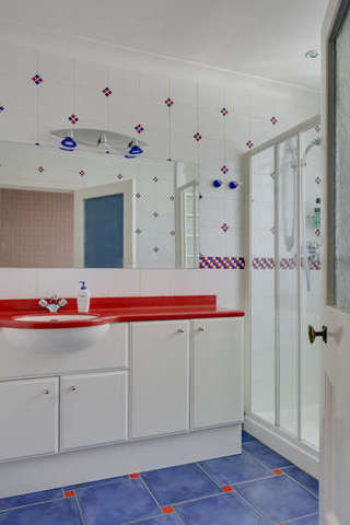  Image of 5 Bedroom Detached  For Sale at Havant Hampshire, PO9 1AR