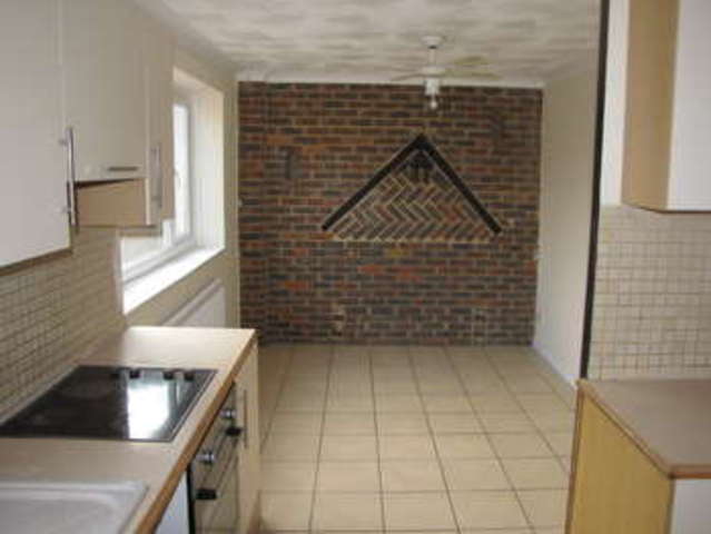  Image of 3 Bedroom Semi-Detached  For Sale at Leigh Park Havant Hampshire, PO9 3BX