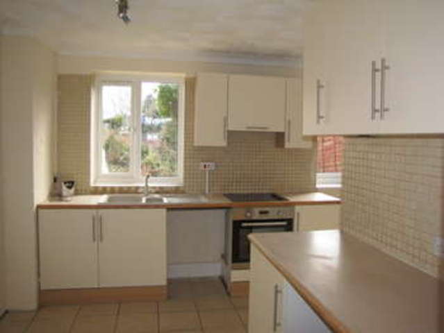  Image of 3 Bedroom Semi-Detached  For Sale at Leigh Park Havant Hampshire, PO9 3BX
