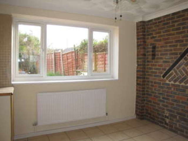  Image of 3 Bedroom Semi-Detached  For Sale at Leigh Park Havant Hampshire, PO9 3BX