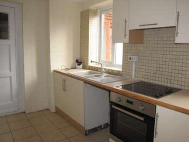  Image of 3 Bedroom Semi-Detached  For Sale at Leigh Park Havant Hampshire, PO9 3BX
