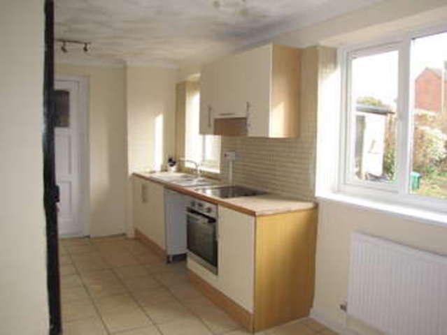  Image of 3 Bedroom Semi-Detached  For Sale at Leigh Park Havant Hampshire, PO9 3BX