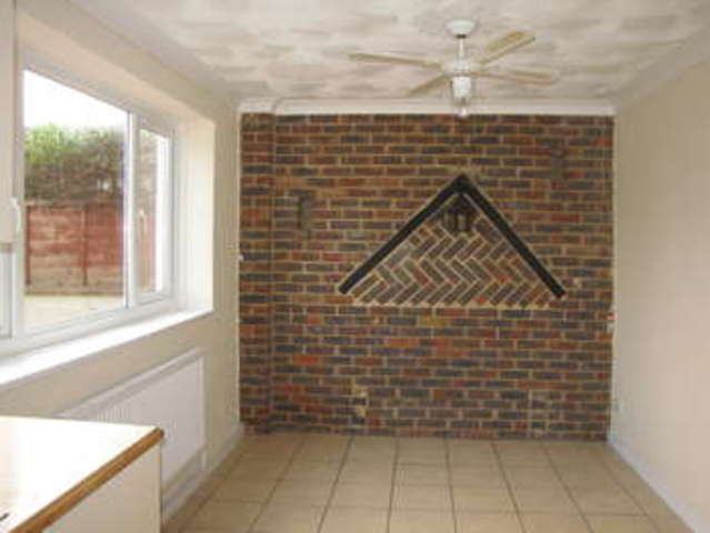  Image of 3 Bedroom Semi-Detached  For Sale at Leigh Park Havant Hampshire, PO9 3BX