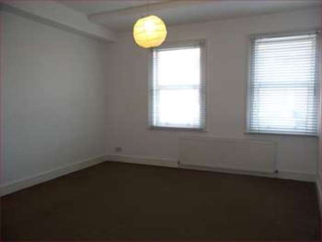 Image of 2 Bedroom Flat  For Sale at High Street  Barnet, EN5 5UW