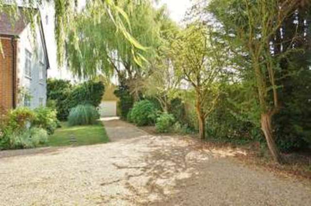  Image of 4 Bedroom Detached  For Sale at Sutton Courtenay  Abingdon, OX14 4AT