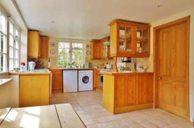  Image of 4 Bedroom Detached  For Sale at Sutton Courtenay  Abingdon, OX14 4AT
