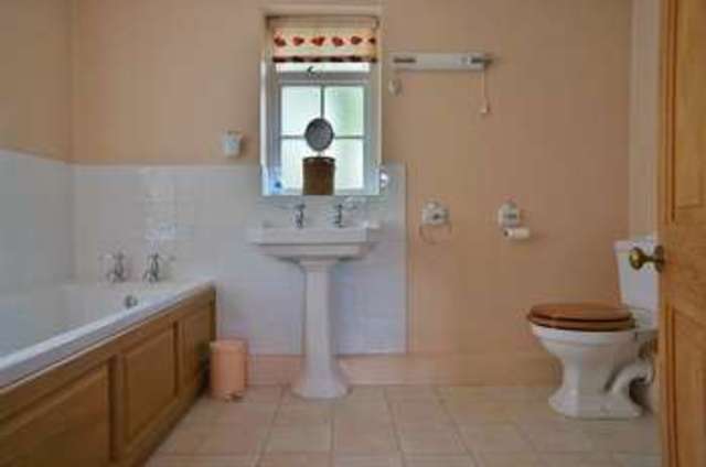  Image of 4 Bedroom Detached  For Sale at Sutton Courtenay  Abingdon, OX14 4AT