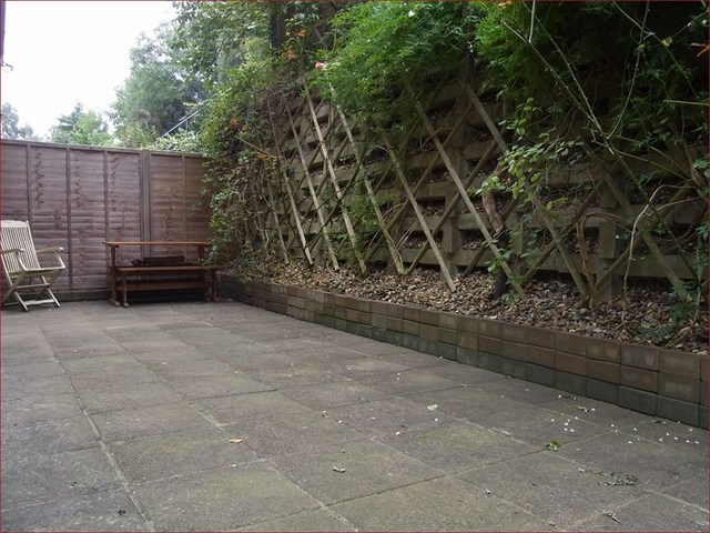  Image of 5 Bedroom Semi-Detached  For Sale at Hillary Rise  Barnet, EN5 5AZ