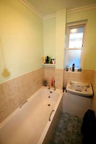  Image of 1 Bedroom Flat  For Sale at Beckenham Hill Road Catford Bellingham, SE6 3PP