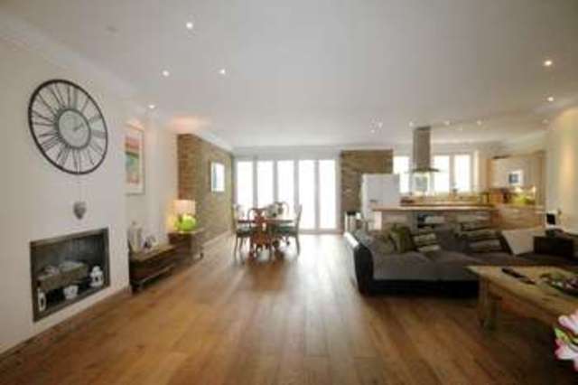  Image of 4 Bedroom Semi-Detached  For Sale at Beckenham Kent Beckenham, BR3 1JY