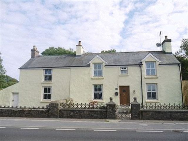  Image of 4 Bedroom Detached  To Rent at Kilgetty, SA68 0SE