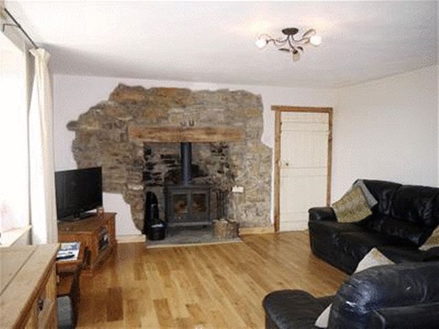  Image of 4 Bedroom Detached  To Rent at Kilgetty, SA68 0SE