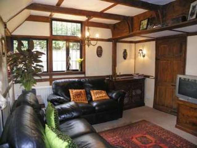  Image of 3 Bedroom Detached  For Sale at Kiln Green  Reading, RG10 9SE