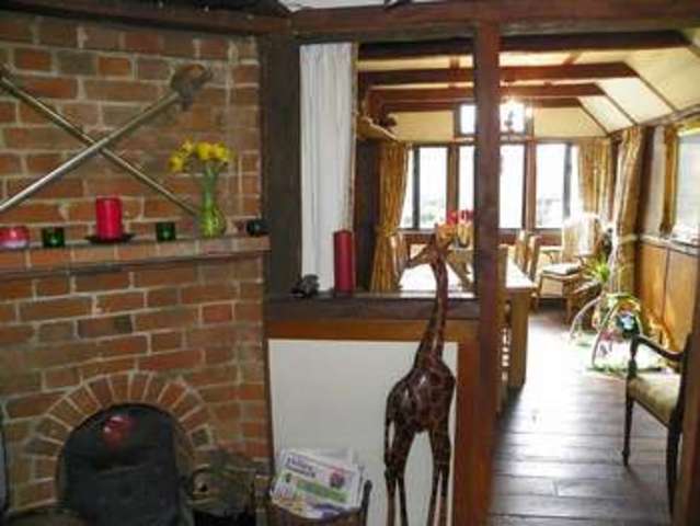  Image of 3 Bedroom Detached  For Sale at Kiln Green  Reading, RG10 9SE