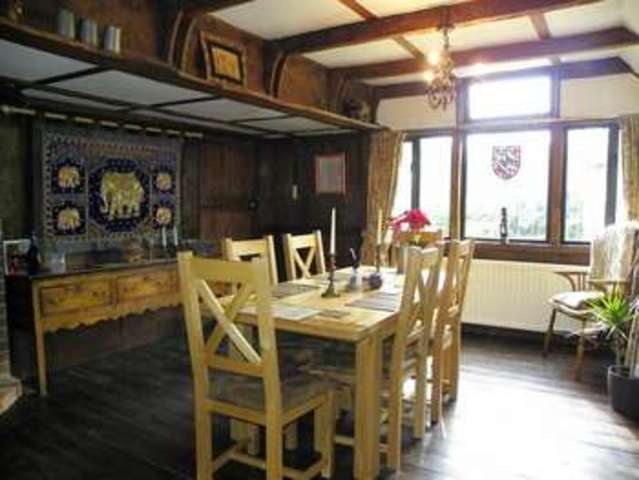  Image of 3 Bedroom Detached  For Sale at Kiln Green  Reading, RG10 9SE