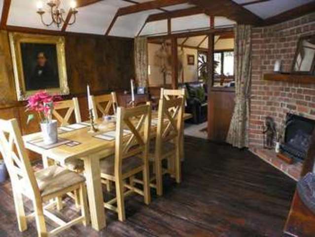  Image of 3 Bedroom Detached  For Sale at Kiln Green  Reading, RG10 9SE