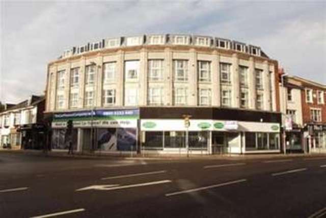  Image of 2 Bedroom Flat  To Rent at Portsmouth, PO2 8AE