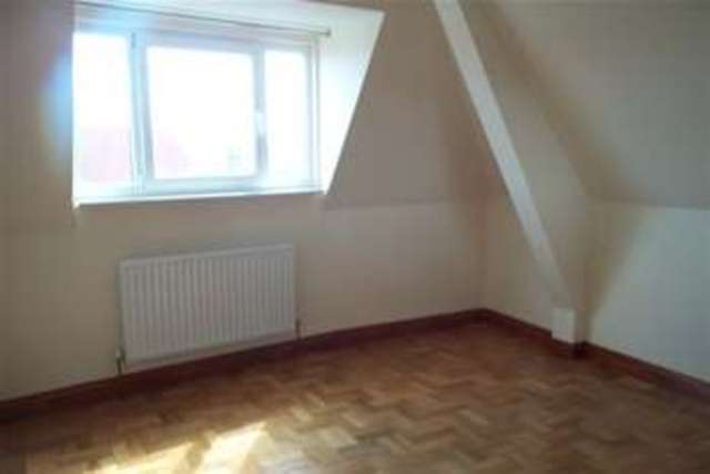  Image of 2 Bedroom Flat  To Rent at Portsmouth, PO2 8AE