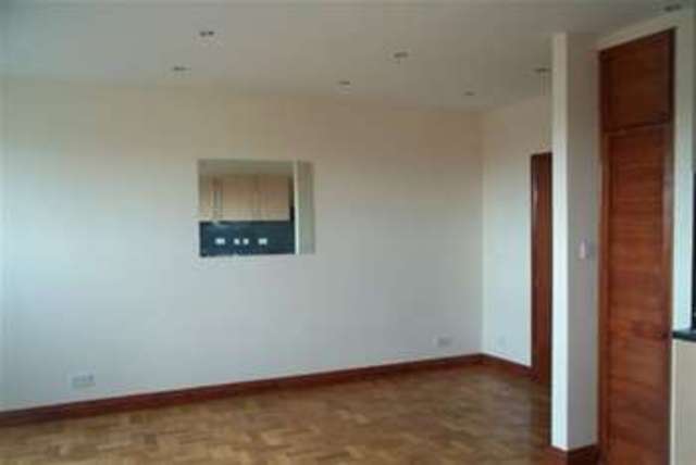  Image of 2 Bedroom Flat  To Rent at Portsmouth, PO2 8AE