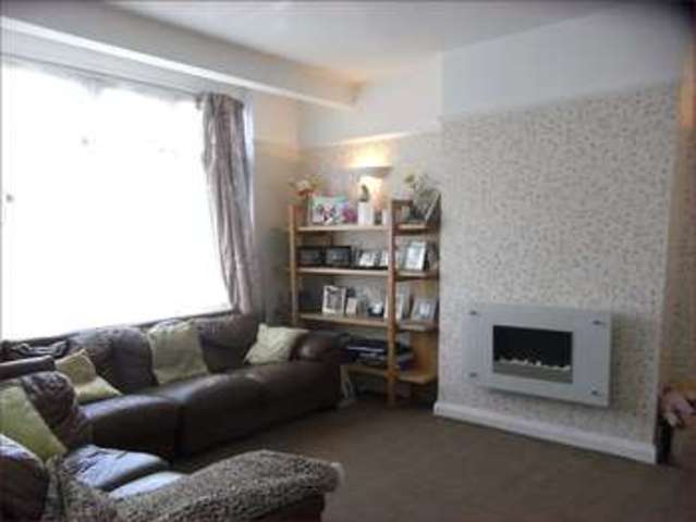 Image of 3 Bedroom Semi-Detached  For Sale at Leeside  Barnet, EN5 2PG