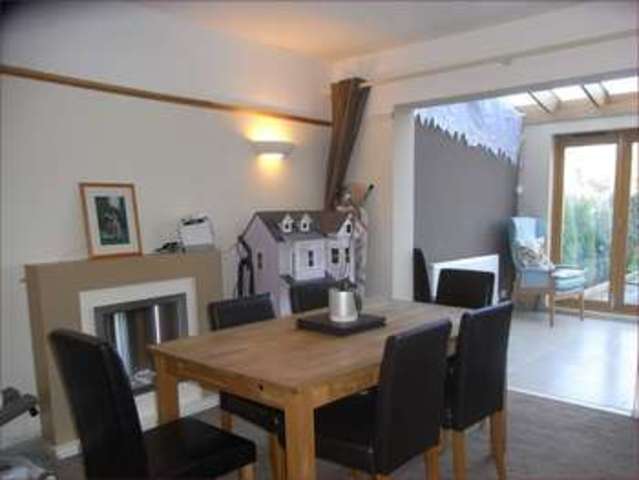  Image of 3 Bedroom Semi-Detached  For Sale at Leeside  Barnet, EN5 2PG