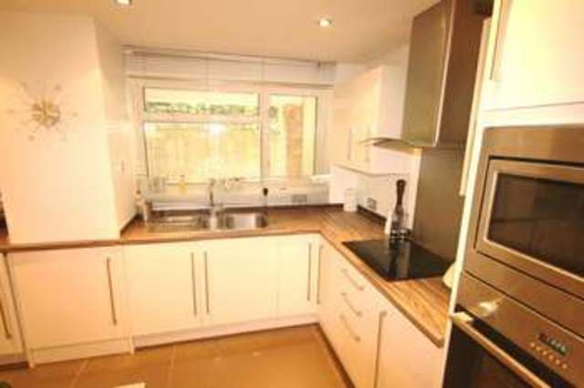  Image of 2 Bedroom Maisonette  For Sale at Beckenham Kent, BR3 1UE
