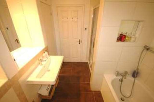  Image of 2 Bedroom Maisonette  For Sale at Beckenham Kent, BR3 1UE