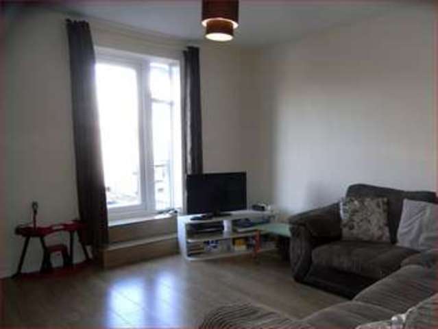  Image of 2 Bedroom Property  For Sale at Lytton Road New Barnet Barnet, EN5 5BY