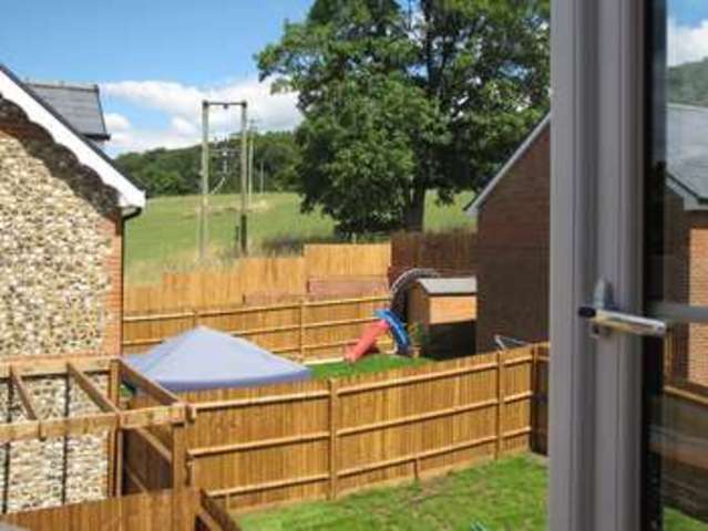  Image of 3 Bedroom Semi-Detached  To Rent at Horndean  Hampshire, PO8 0SZ