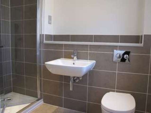  Image of 3 Bedroom Semi-Detached  To Rent at Horndean  Hampshire, PO8 0SZ