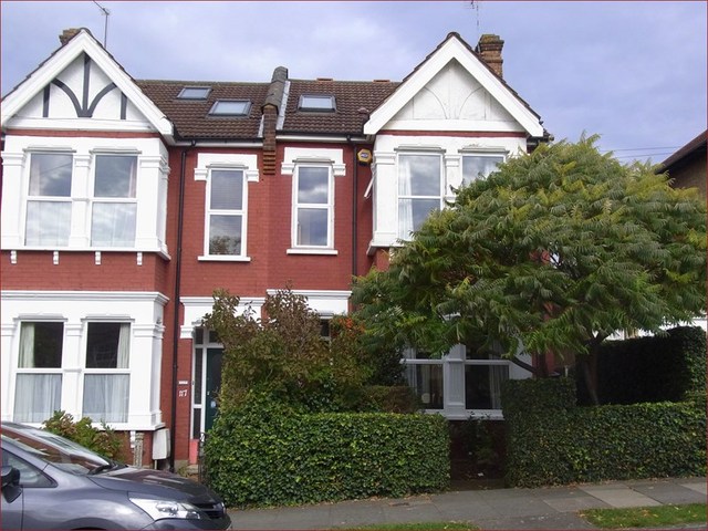  Image of 4 Bedroom Property  For Sale at Margaret Road  NEW BARNET, EN4 9RA