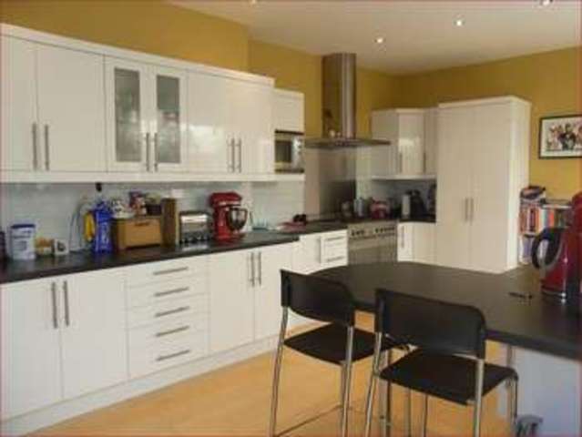  Image of 4 Bedroom Property  For Sale at Margaret Road  NEW BARNET, EN4 9RA
