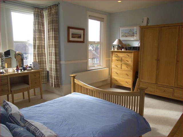  Image of 4 Bedroom Property  For Sale at Margaret Road  NEW BARNET, EN4 9RA