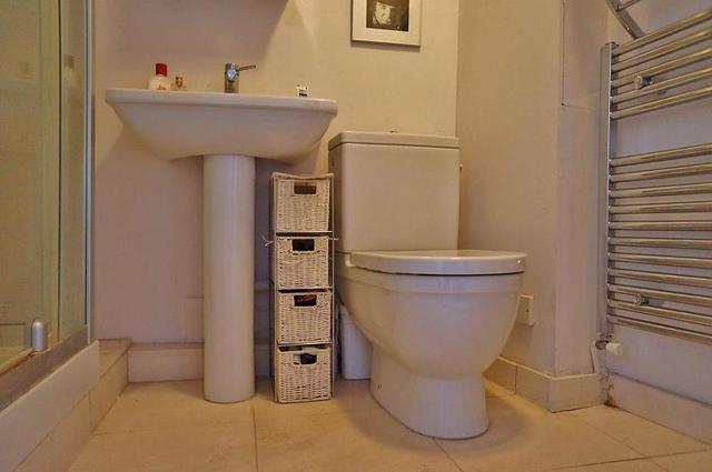  Image of 2 Bedroom Apartment  For Sale at Abingdon, OX14 3HG