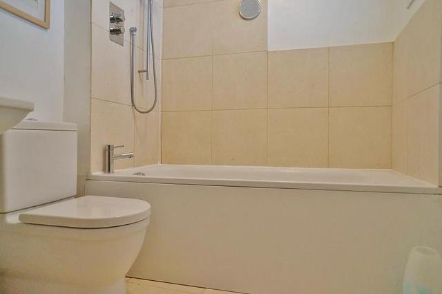  Image of 2 Bedroom Apartment  For Sale at Abingdon, OX14 3HG