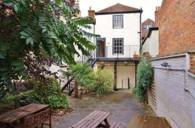  Image of 2 Bedroom Apartment  For Sale at Abingdon, OX14 3HG