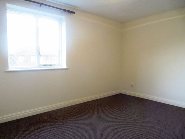  Image of 1 Bedroom Flat  To Rent at Meadow View  Southport, PR8 6PW